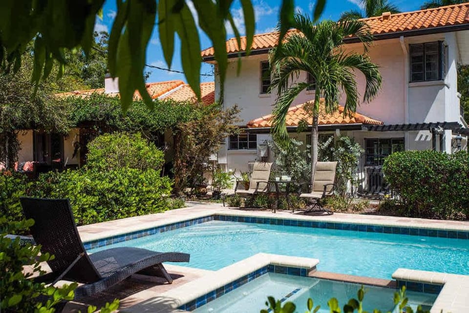 Family 4 Bedroom 3 Bathroom Pool Home with Huge Yard House in Bradenton