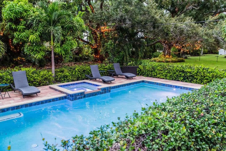 Family 4 Bedroom 3 Bathroom Pool Home with Huge Yard House in Bradenton