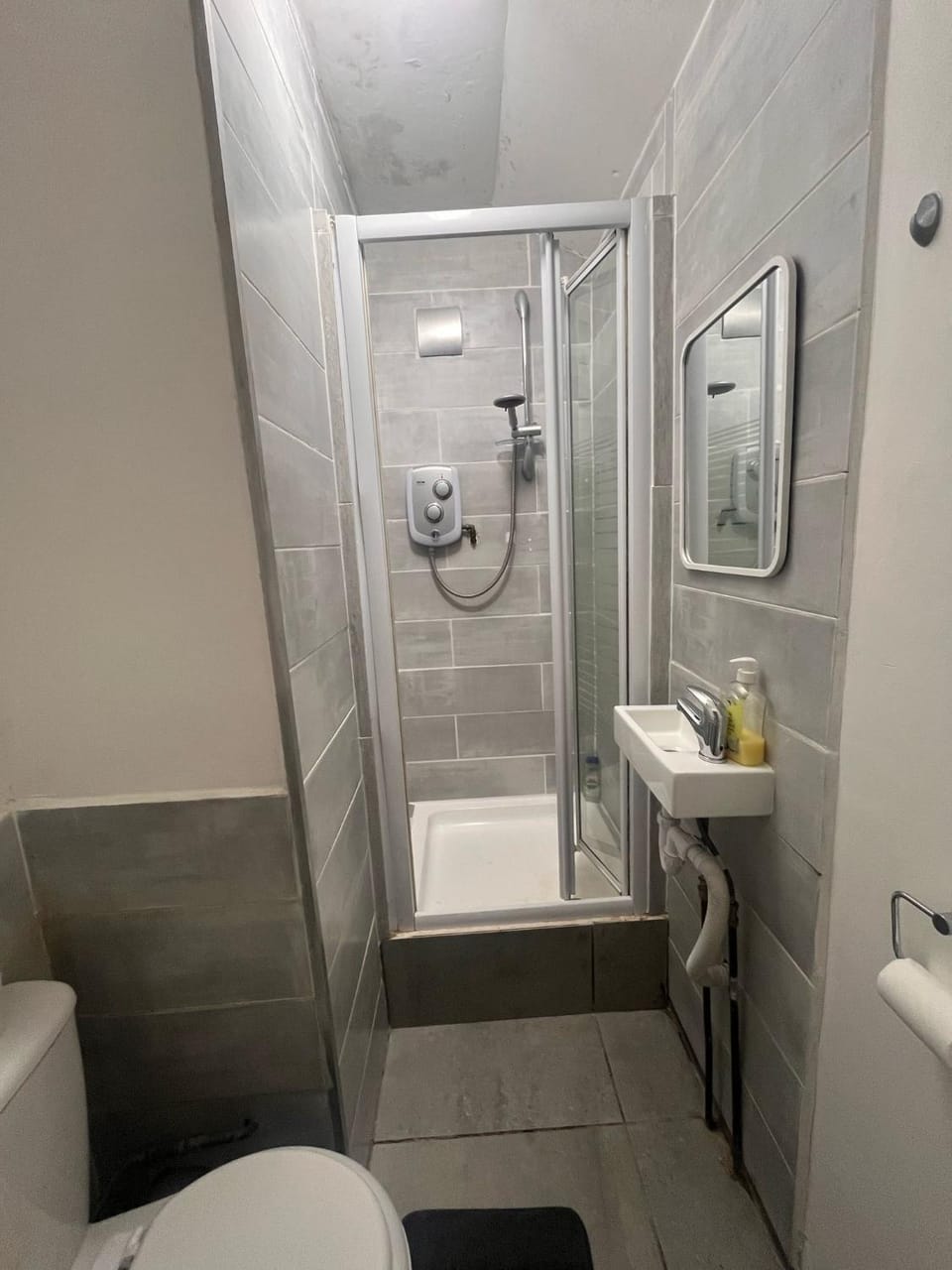 Shower, Toilet