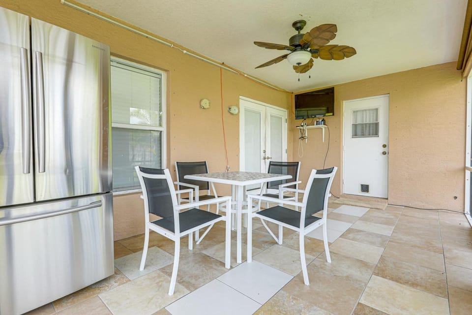 Screened Patio & Hot Tub: Port St Lucie Home! House in Port Saint Lucie