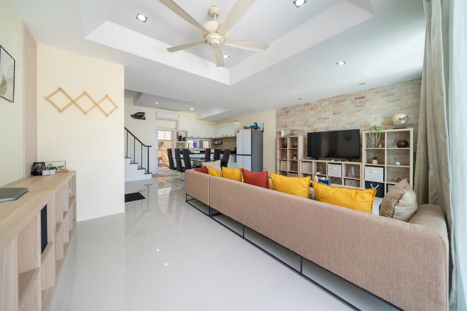 Living room, Dining area
