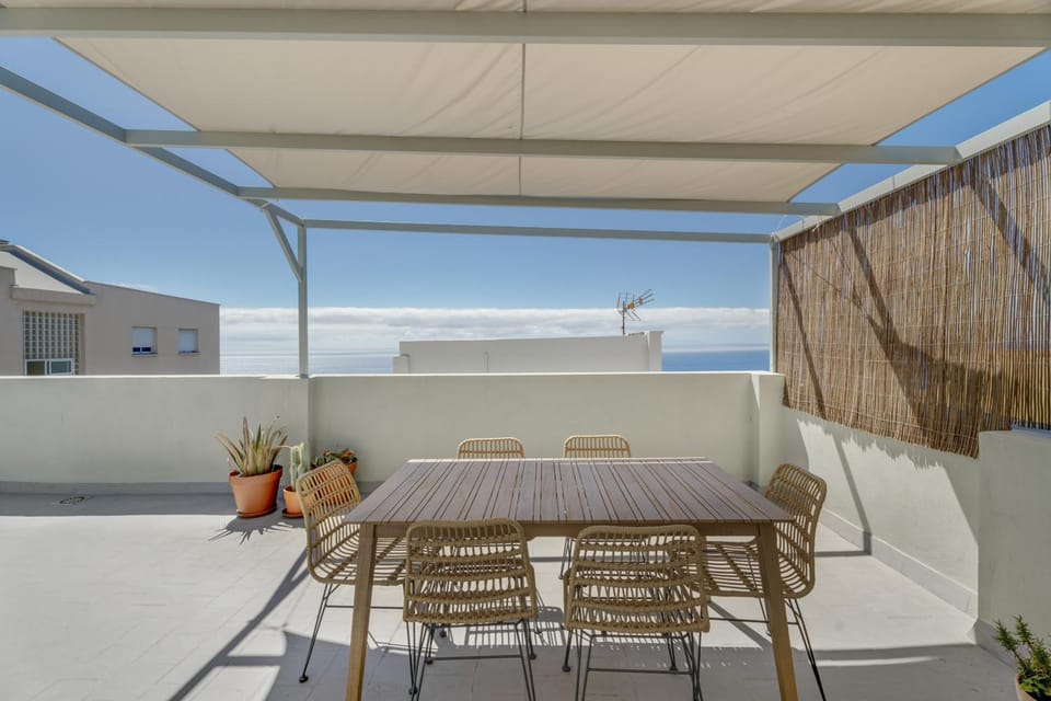 Property building, Balcony/Terrace, Living room