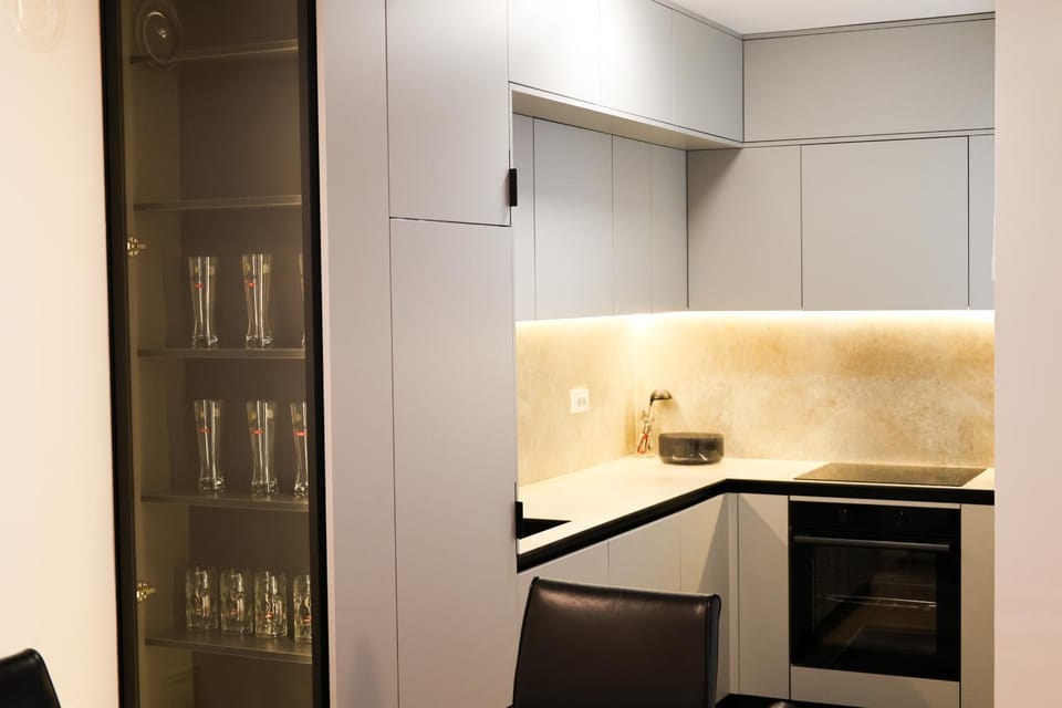 Dining area, dishwasher, oven, stove, kitchen