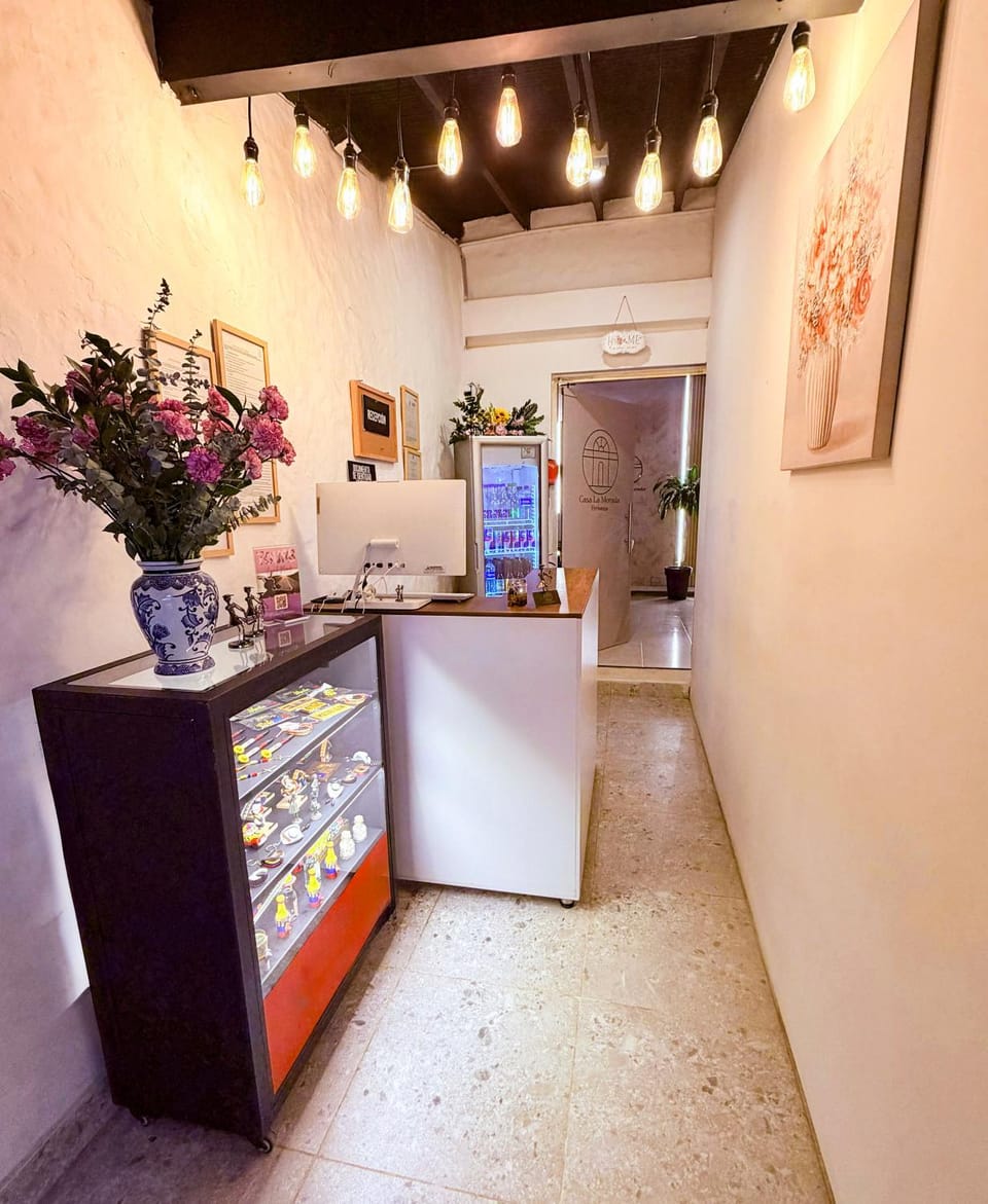 Facade/entrance, Lobby or reception