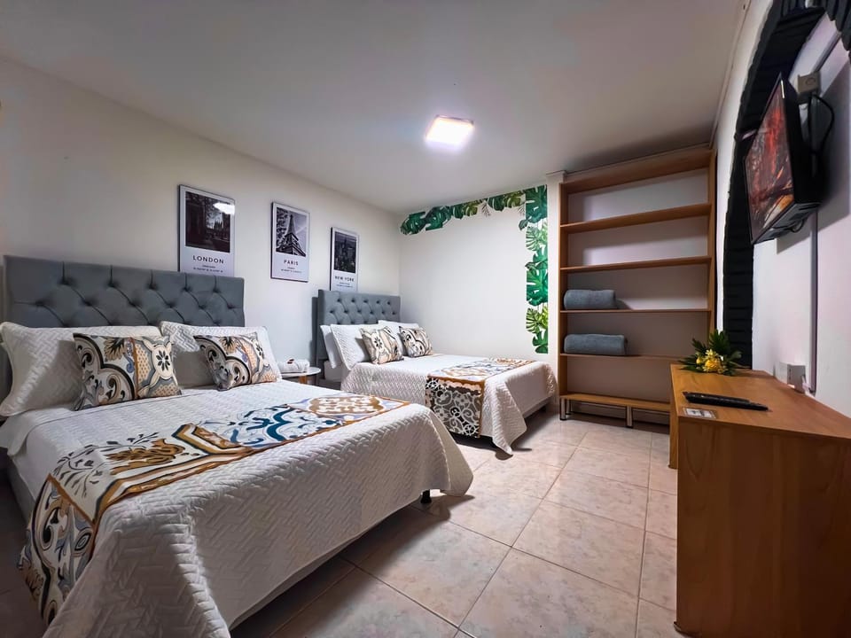 Bed, TV and multimedia, Bedroom