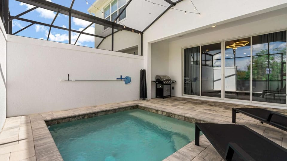 Upstay Pristine 3BR Home with Private Pool & BBQ House in Four Corners