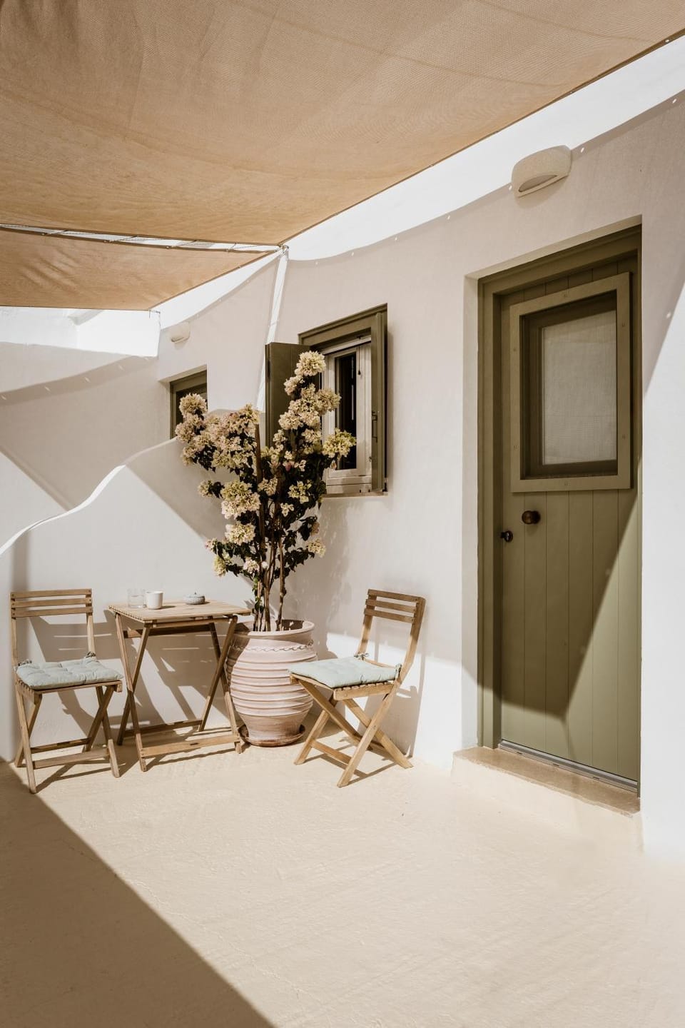 Patio, Day, Balcony/Terrace, Seating area