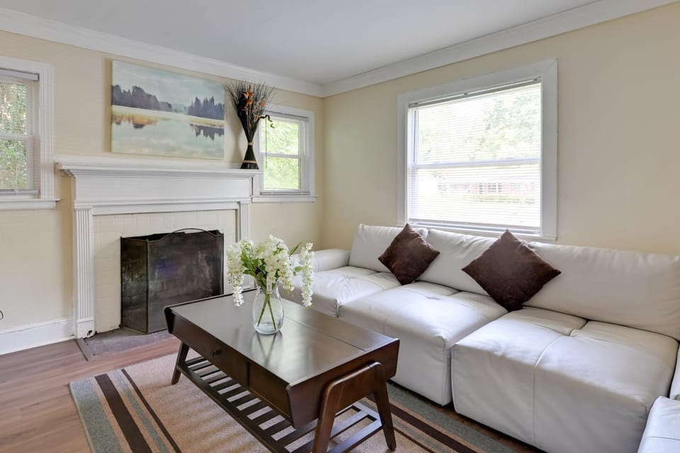 5 Mi to Uptown: Charlotte Hideaway w/ Yard House in Charlotte