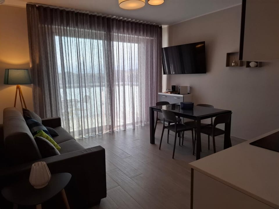 TV and multimedia, Living room, Dining area