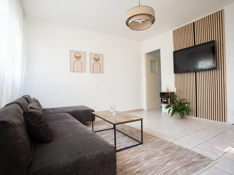 Communal lounge/ TV room, TV and multimedia, Living room, Seating area