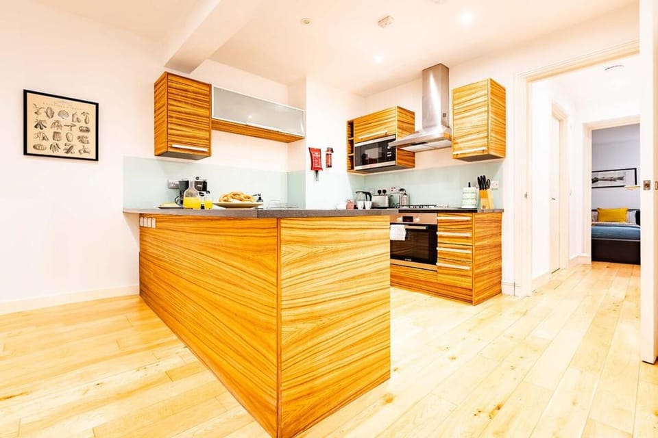 Prime Location in Farringdon Large One Bedroom Flat Apartment in London Borough of Islington