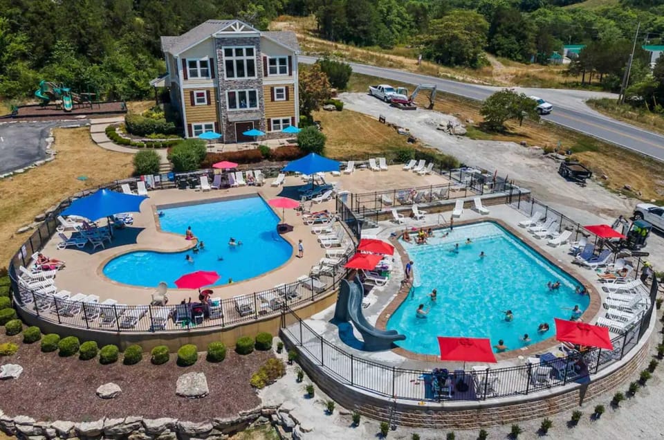 Hickory Hideaway with Communal Pool Access House in Ridgedale