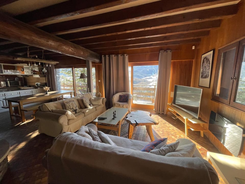 Family Cottage with a View Chalet in Occitanie
