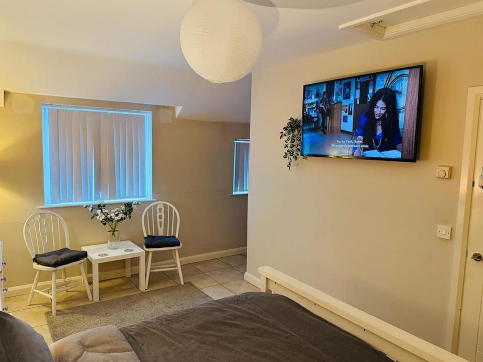 GrandCentral Stays-Large Room Near City Centre Vacation rental in Belfast