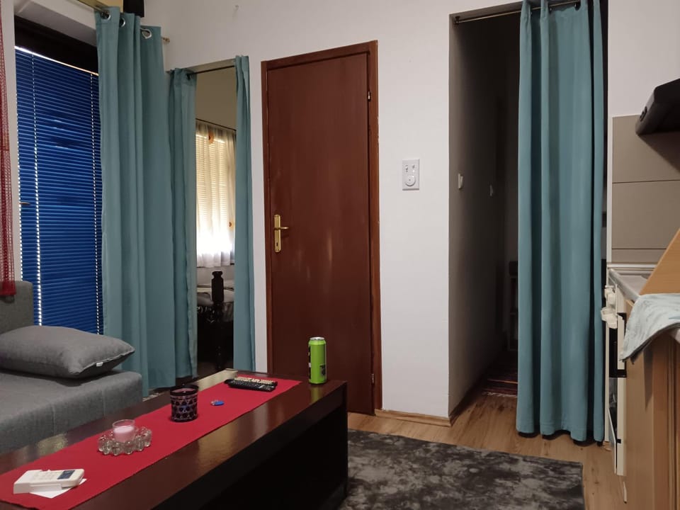 TV and multimedia, Living room, Seating area, wardrobe