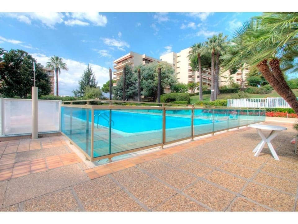 Property building, Day, Pool view, Swimming pool