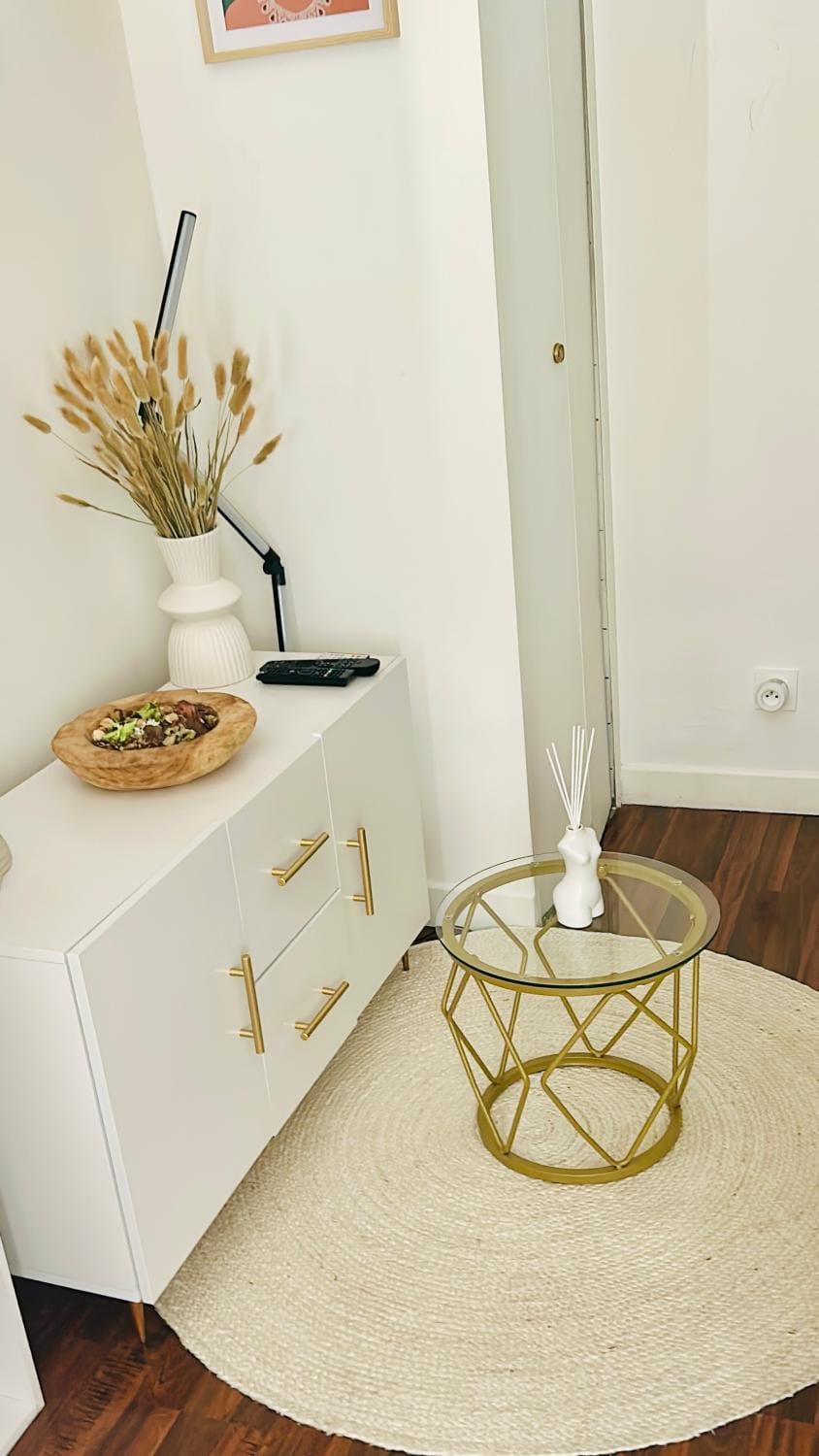 Nice studio with a terrace Apartment in Levallois-Perret