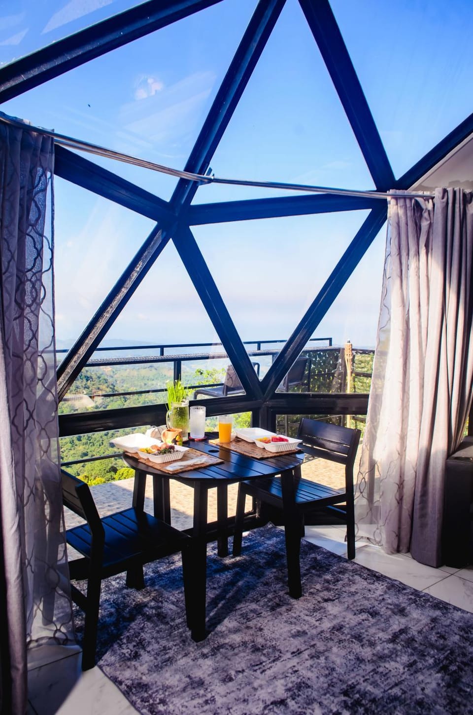 View (from property/room), Balcony/Terrace, Dining area
