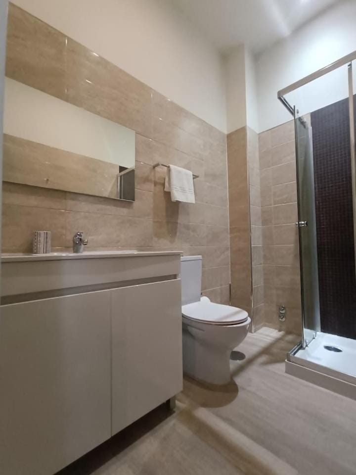 Shower, Bathroom, towels