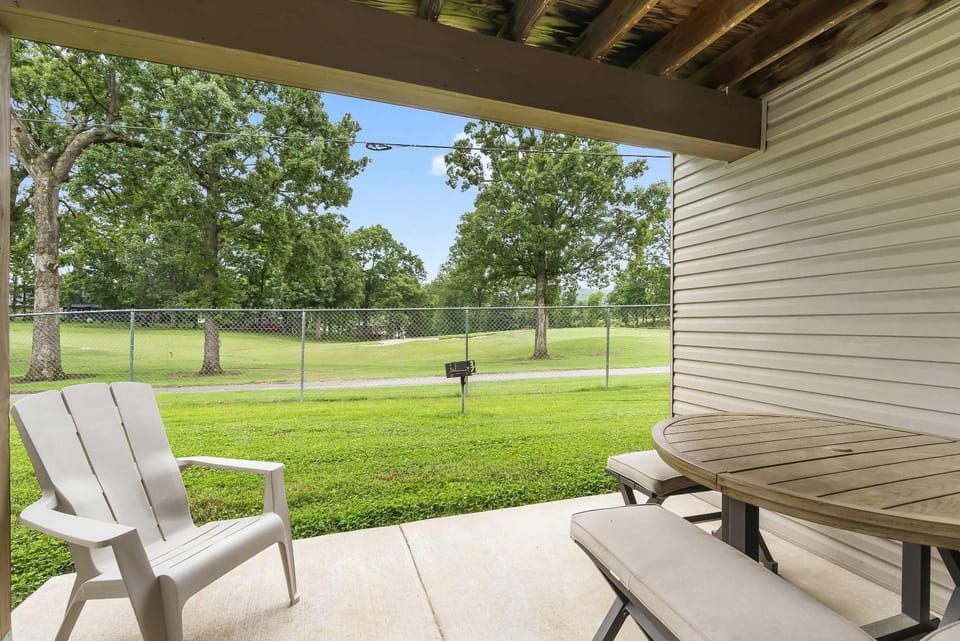 Fallcreek Haven - A Chic Retreat House in Branson