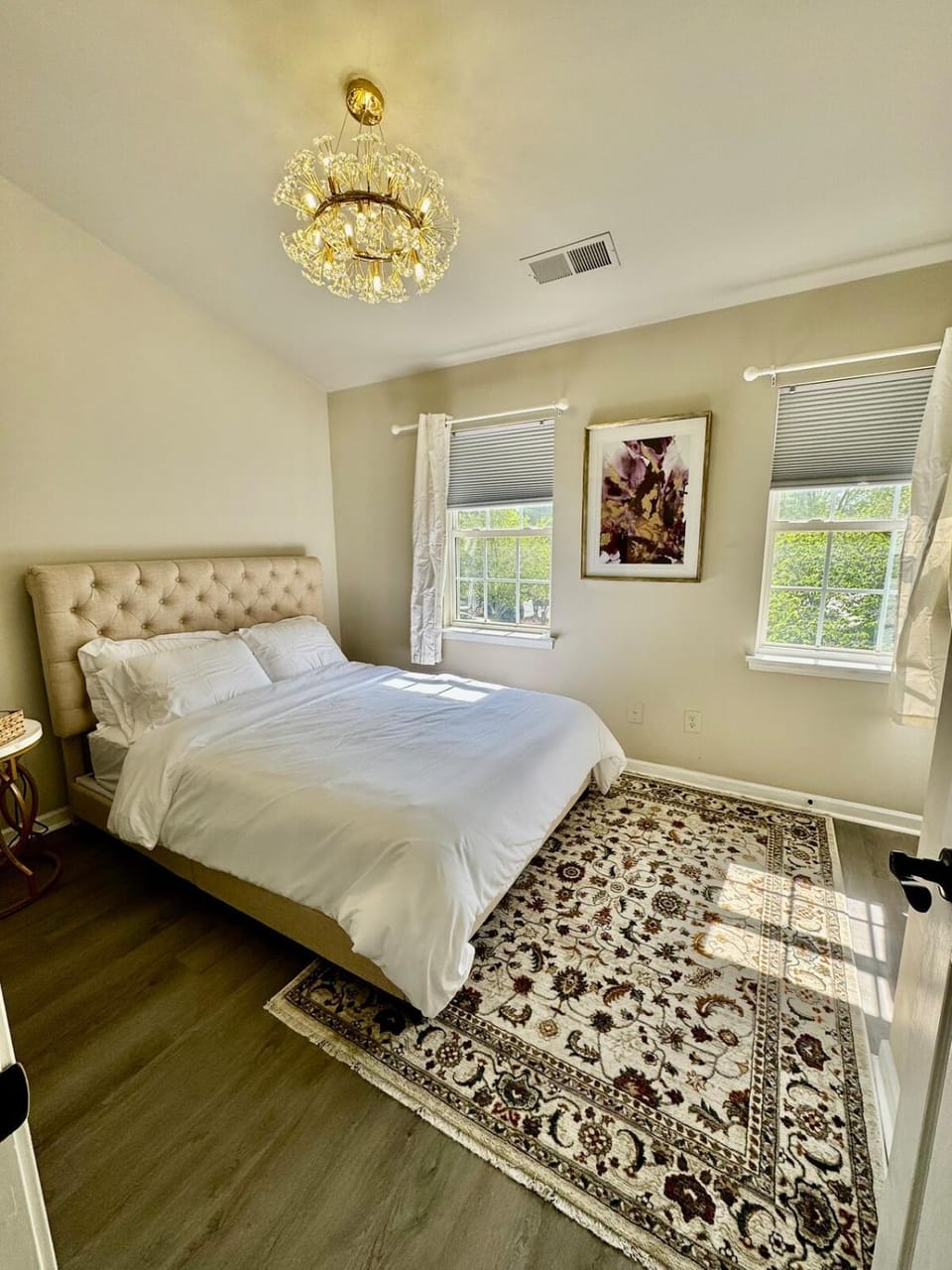 Modern Entire 2-Bedroom House for 6 Guests at University City House in Concord