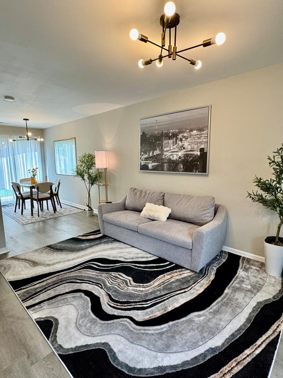 Modern Entire 2-Bedroom House for 6 Guests at University City House in Concord