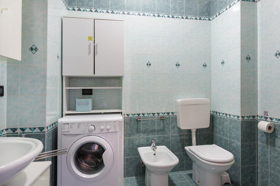 Toilet, Bathroom, bidet, washing machine, dryer