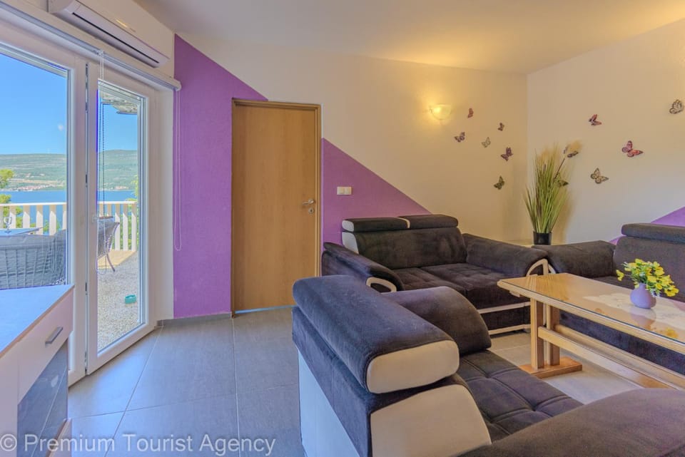 Balcony/Terrace, Living room, Seating area, Sea view, air conditioner
