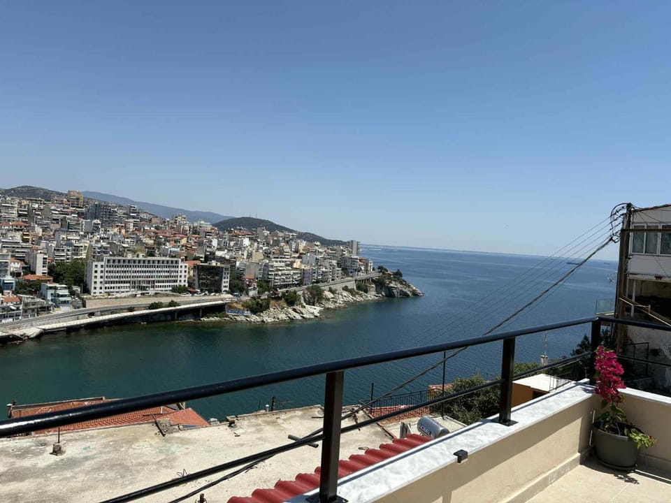 View (from property/room), Balcony/Terrace, City view, Mountain view, Sea view