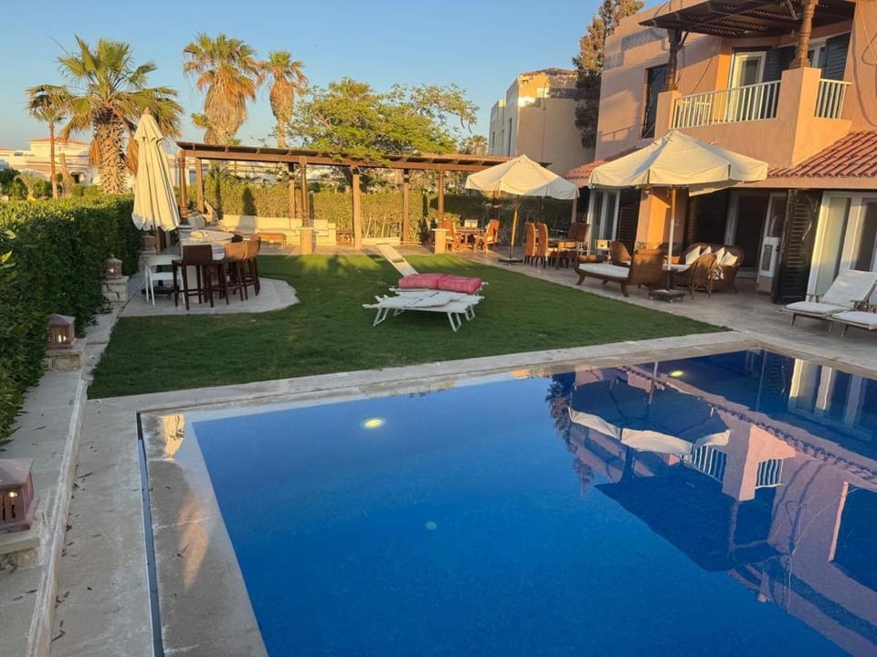 Ghazala stand alone villa 6 rooms private pool sea view beach available north coast 12 mins from marassi Apartment in Egypt