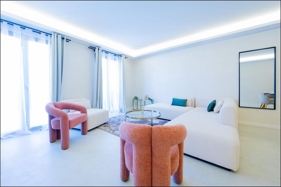 Living room, Seating area