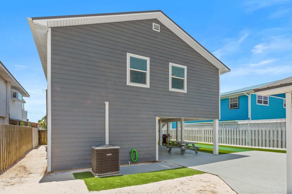 Beach Time Cozy Retreat Steps from the Gulf House in Lower Grand Lagoon
