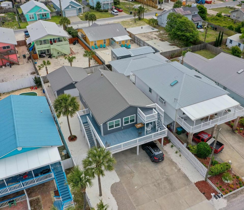 Beach Time Cozy Retreat Steps from the Gulf House in Lower Grand Lagoon