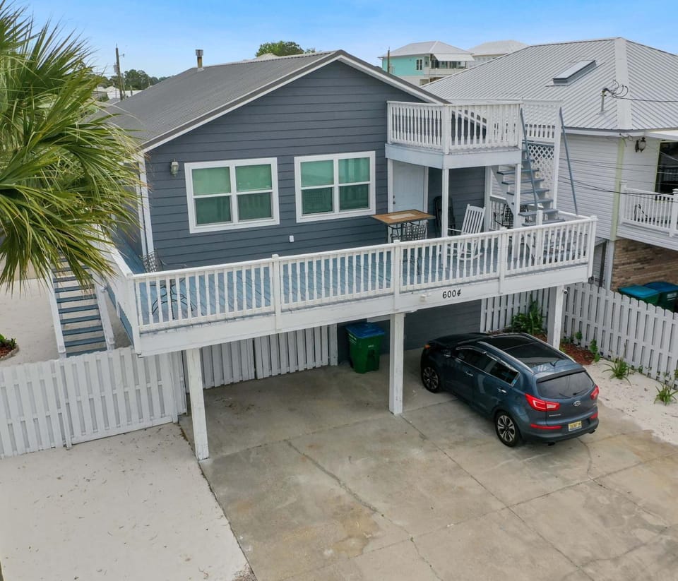 Beach Time Cozy Retreat Steps from the Gulf House in Lower Grand Lagoon