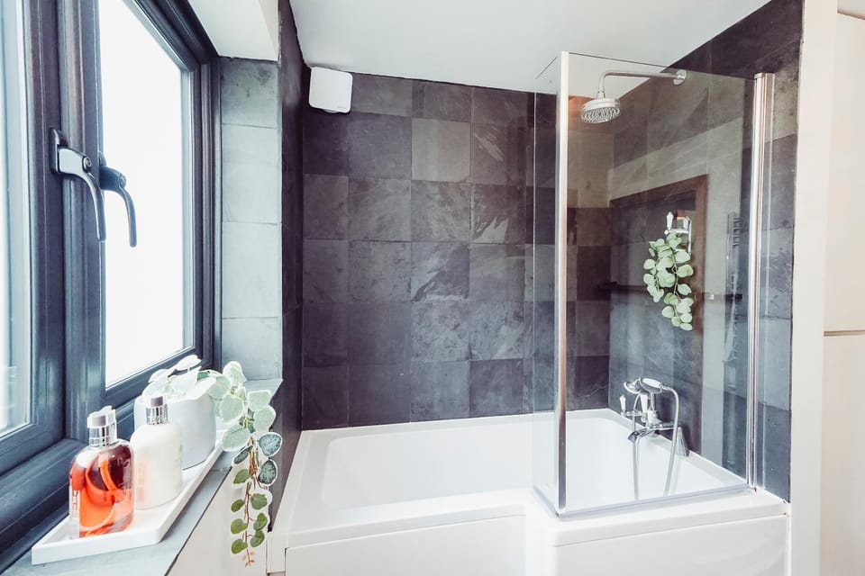 Bathroom, Bath
