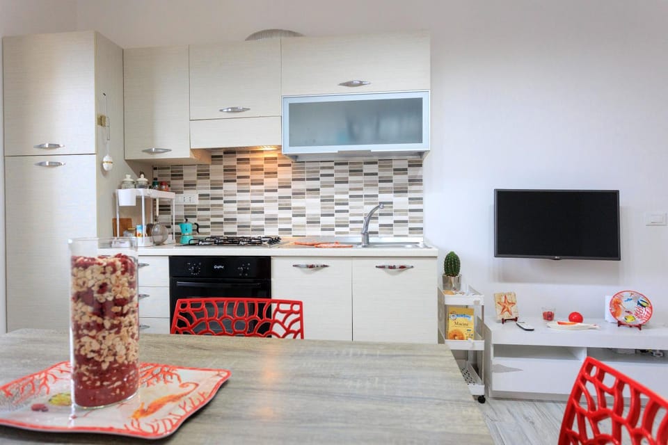 TV and multimedia, Kitchen or kitchenette, oven, stove