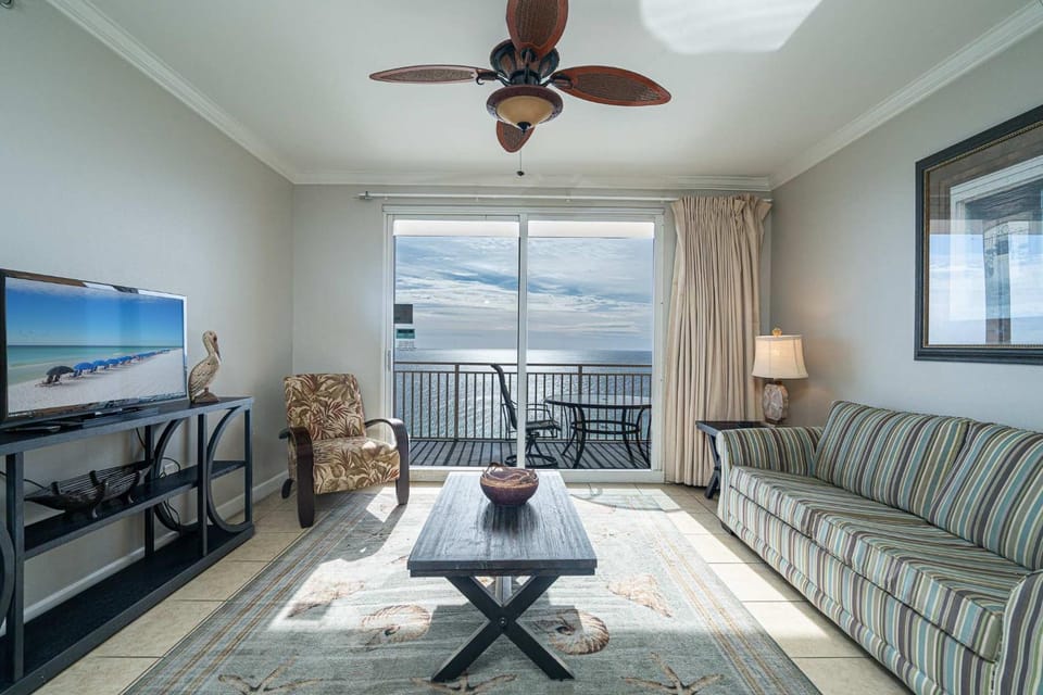 Beachfront Haven 2 BDR Kid-Friendly Resort House in Panama City Beach