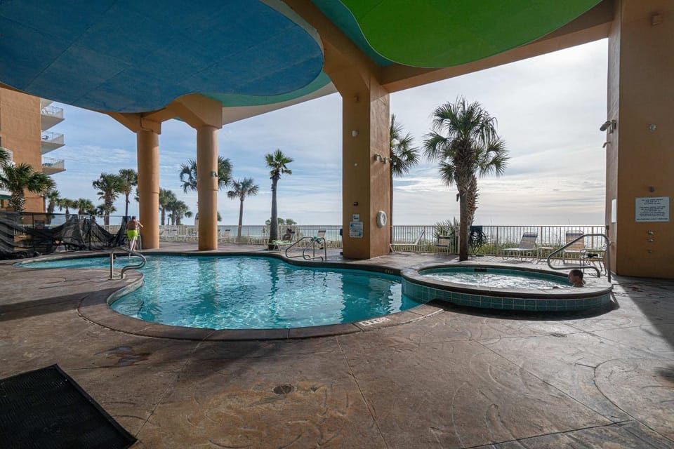Beachfront Haven 2 BDR Kid-Friendly Resort House in Panama City Beach