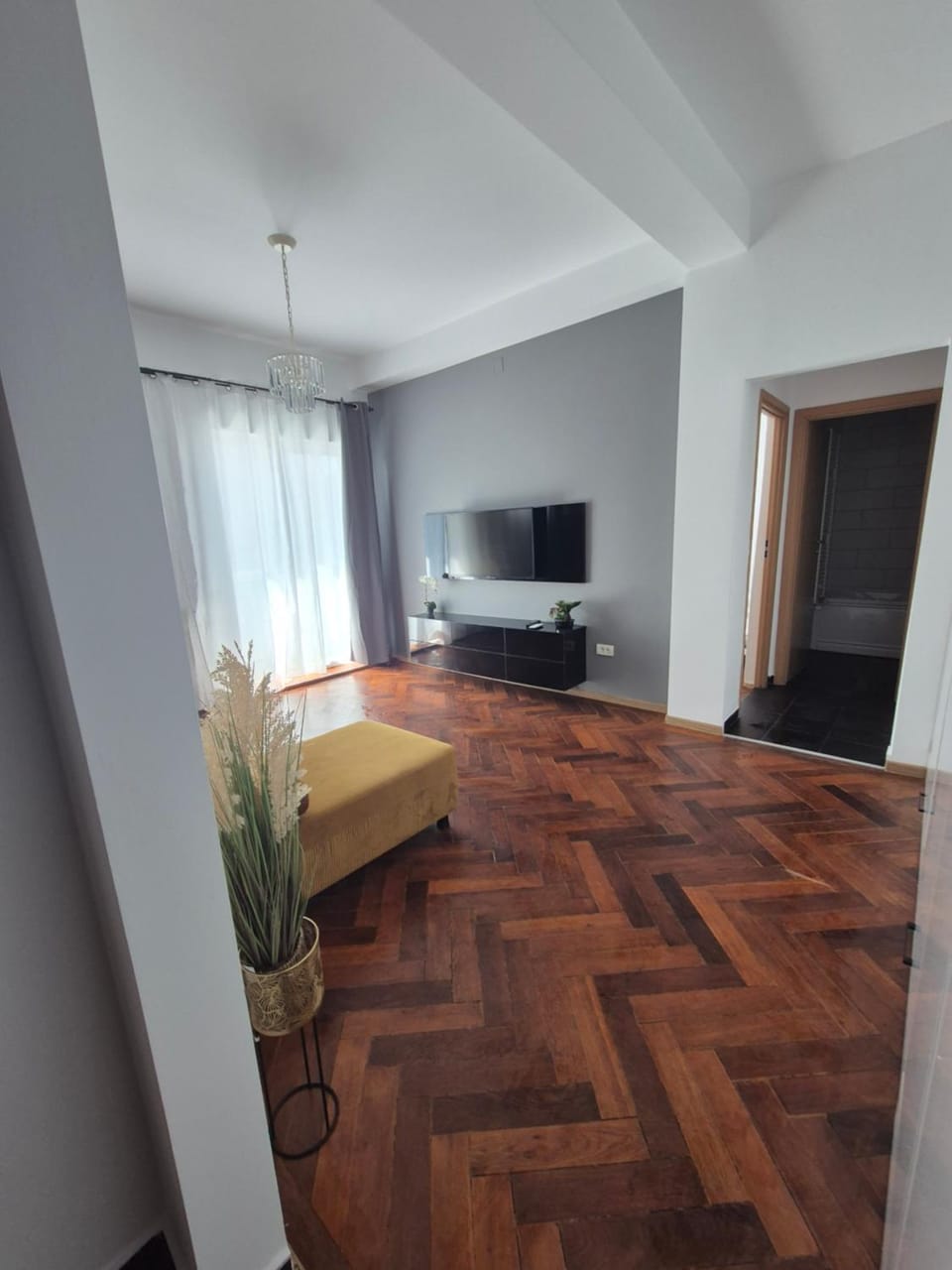 TV and multimedia, Living room, Seating area, Area and facilities, Area and facilities, air conditioner