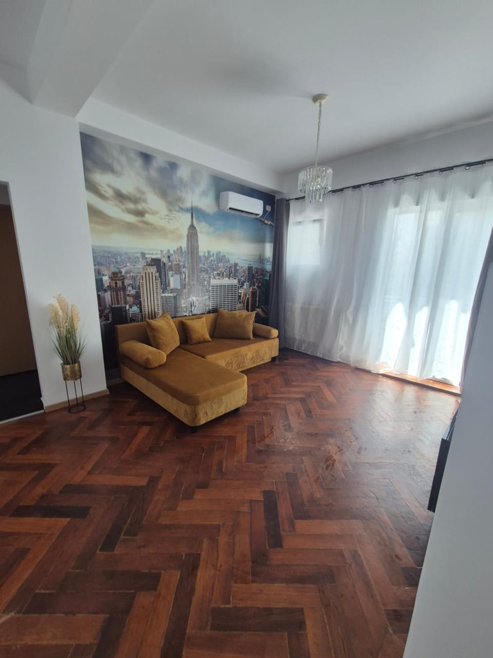 TV and multimedia, Living room, Seating area, air conditioner