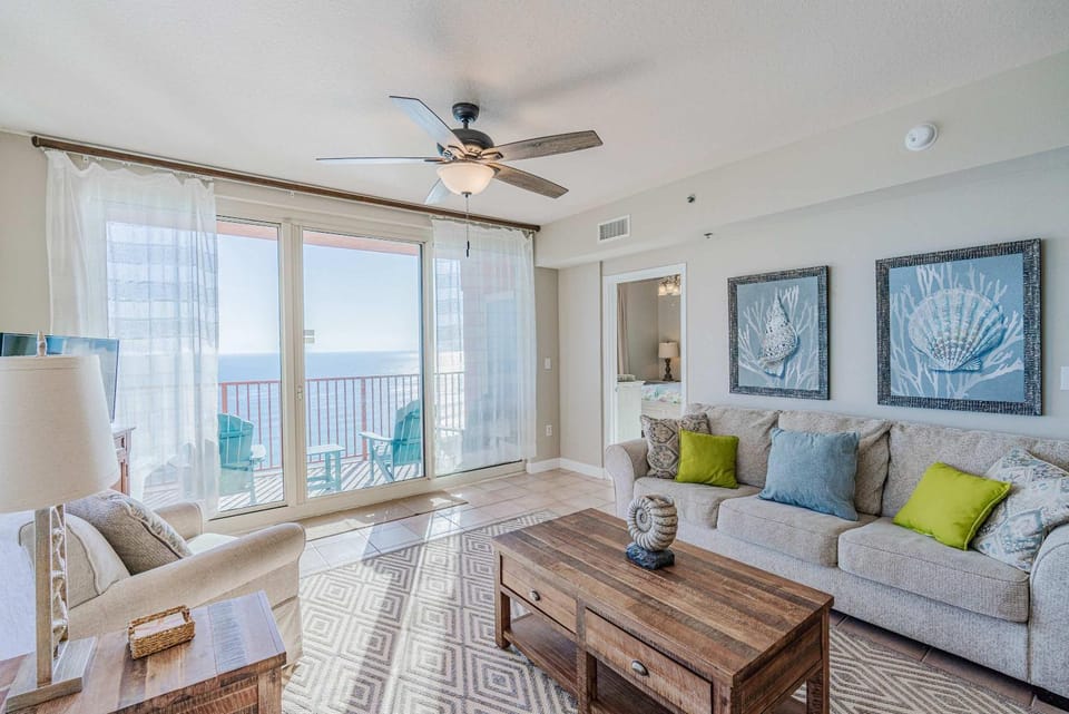 Sunset Shores - Oceanfront Condo Bliss House in Panama City Beach