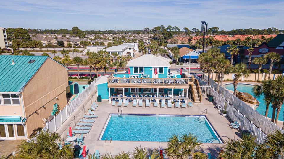 The Turtle Nest - Resort Condo with Pool House in Panama City Beach