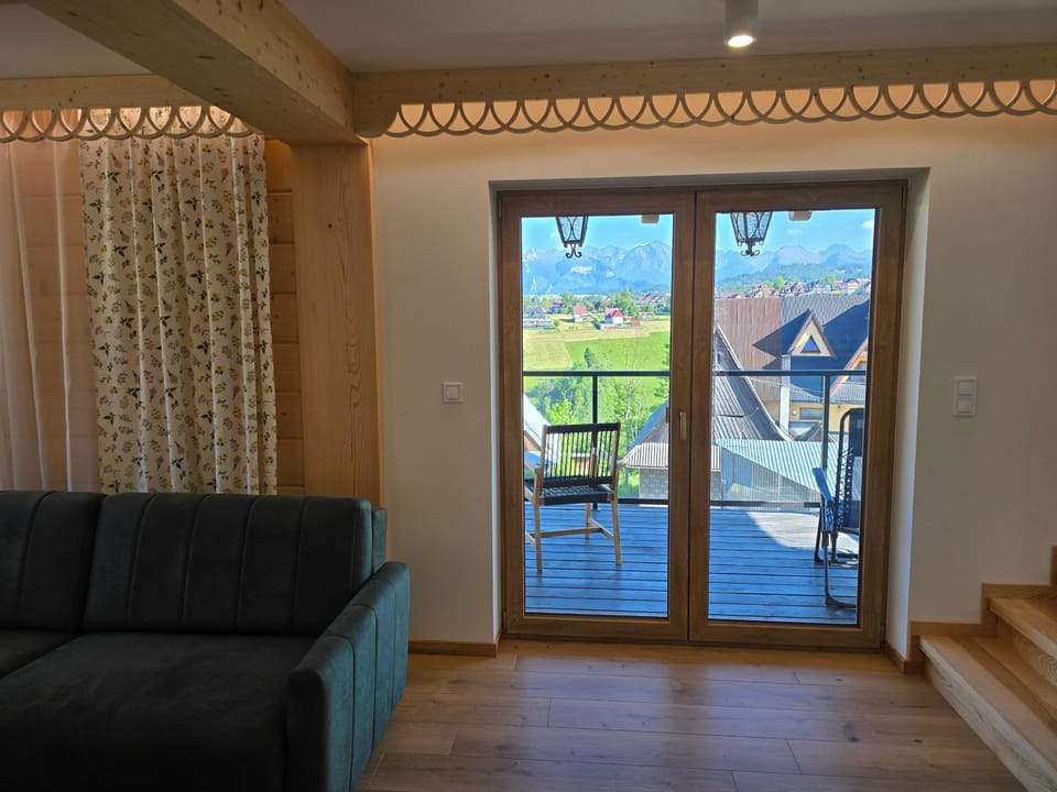 View (from property/room), Balcony/Terrace, Living room, Seating area, sunbed