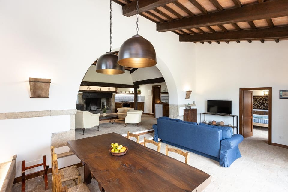 Communal lounge/ TV room, TV and multimedia, Kitchen or kitchenette, Living room, Seating area, Dining area, Evening entertainment