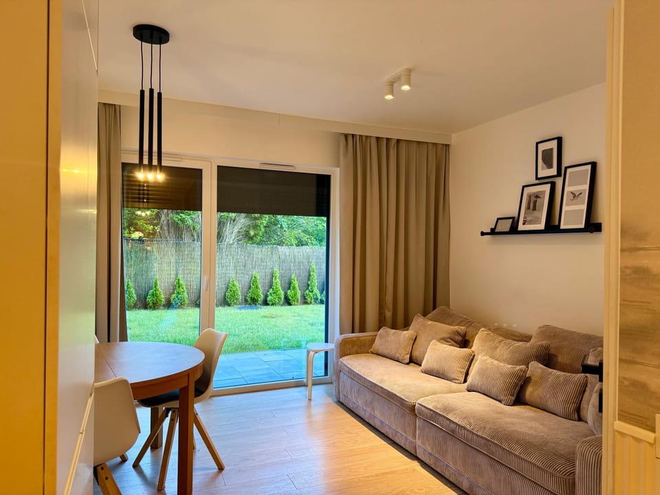 Apartament z ogródkiem Siwa Mewa Apartment in Pomeranian Voivodeship