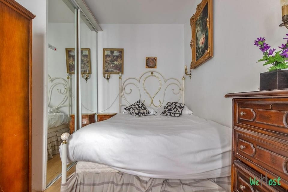 Charming atypical apt in heart of Marais Apartment in Paris