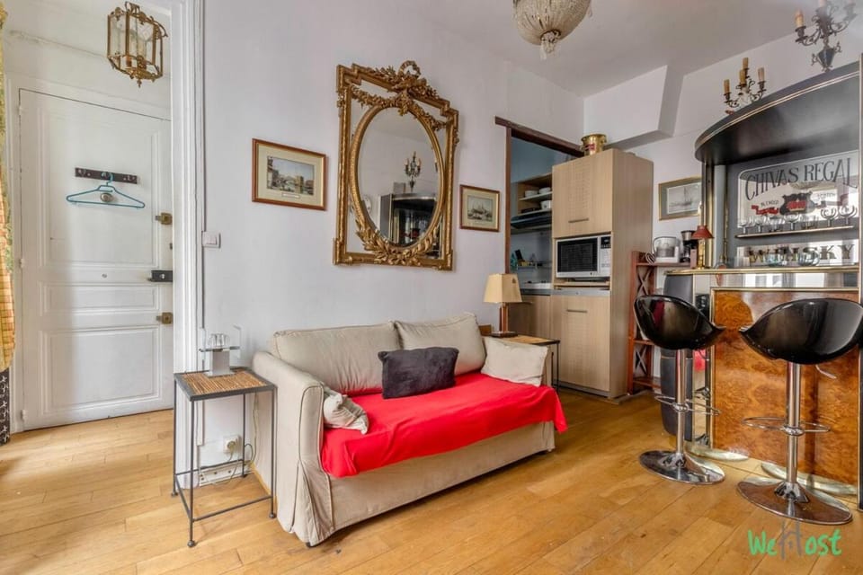 Charming atypical apt in heart of Marais Apartment in Paris