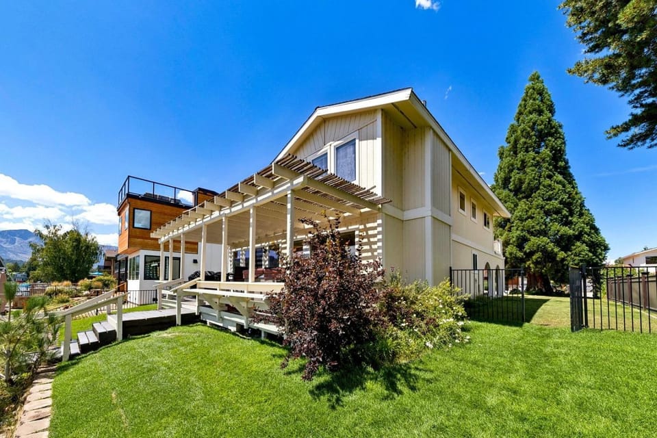 2148 Inverness Drive home House in South Lake Tahoe