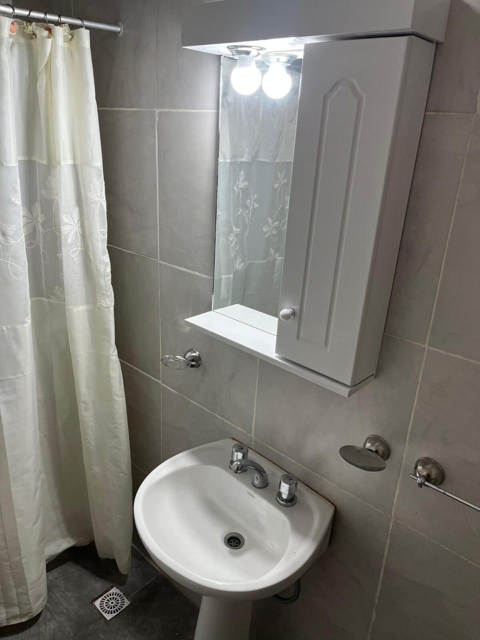 Departamento nuevo con estacionamiento y patio privado Apartment in Mendoza Province Province
