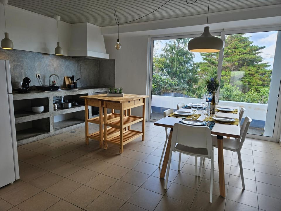 Residencias Requinte T3 Espacoso com Terraco e Vista House in Azores District